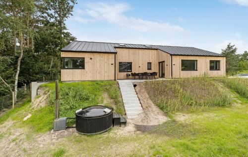 5 Bedroom Awesome Home In Ebeltoft