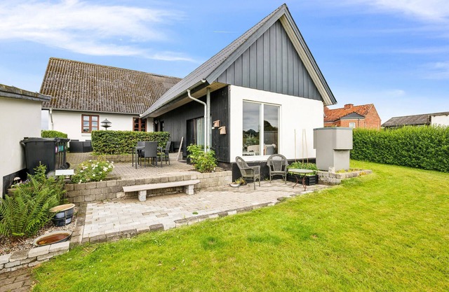 5 bedroom gorgeous home in Farsø