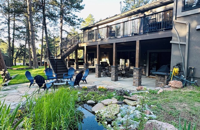 5 Bedroom Home on 1 Treed Acre 4 Miles from Air Force Academy