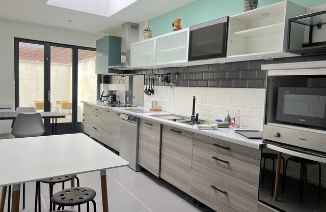 5-bedroom house close to all amenities