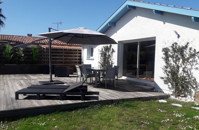 5 bedroom house with heated pool