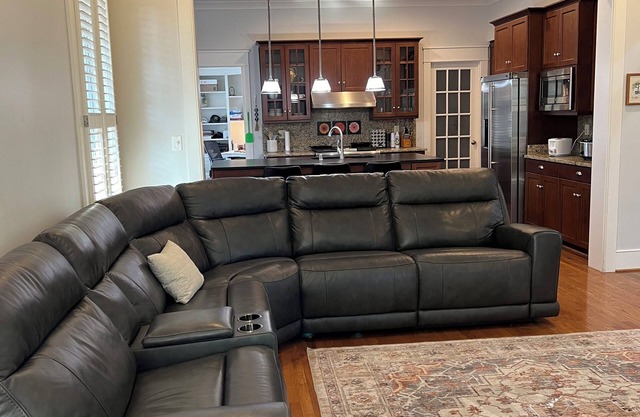 5-bedroom in Norton Commons with fitness room, hot tub, cold plunge, sauna