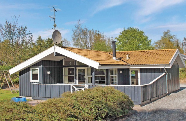 5 bedroom nice home in Glesborg