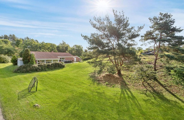 5 bedroom pet friendly home in Ebeltoft