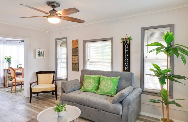 5 Blocks to Beach: Apt w/Balcony in Ocean Grove!