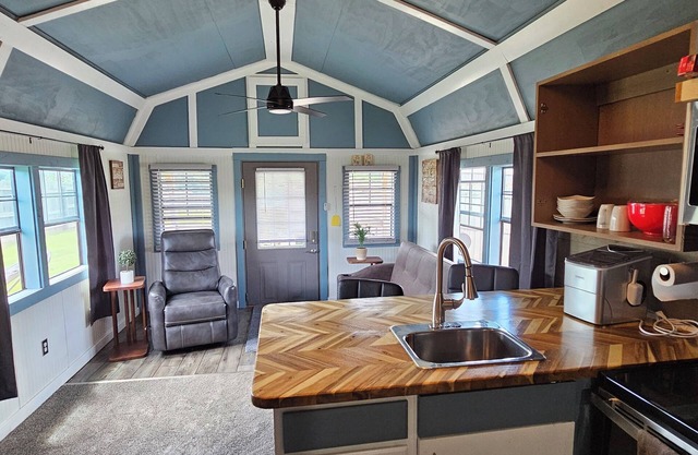 #5 getaway cabin n