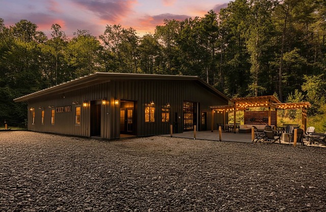 5 King Beds | Sleeps 18 | Game Room | Brew Trail