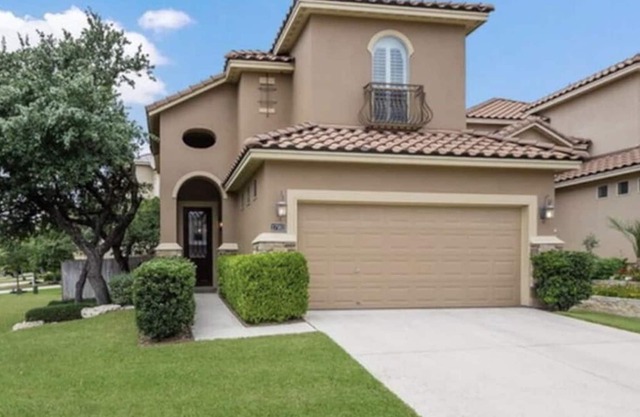 5 mi from La Cantera