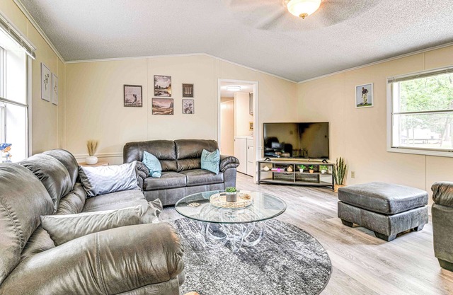 < 5 Mi to 5 Golf Courses: Home in Lake Arrowhead