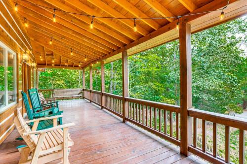 5 Mi to Blue Ridge Lake Cabin with Fire Pit!