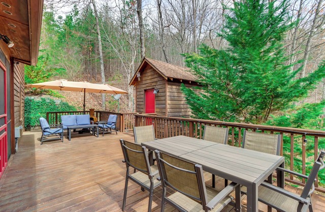 5 Mi to Cherokee Lake: Pet-Friendly Cabin w/Deck!