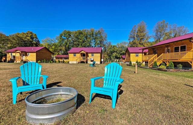 5 Mi to Dtwn: Bryson City Cabin w/Resort Perks!