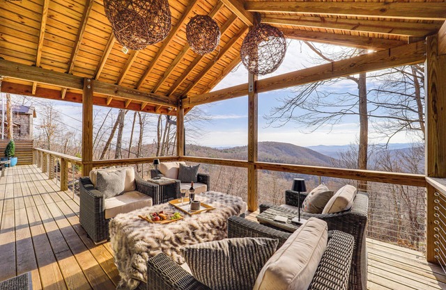 5 Mi to Dtwn: Pet-Friendly Gem in Blowing Rock!