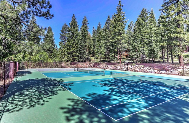 5 Mi to Northstar: 'bear Den' Home w/Decks!