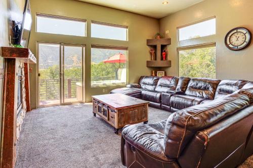 5 Mi to Powder Mtn Tuscan Mountain Retreat