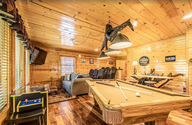 5 Mins from Rocky Top Sports Complex ⭐️ Theater & Game Room