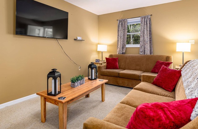5 Mins to Bryce Resort! Mnt Life - Cozy Cabin