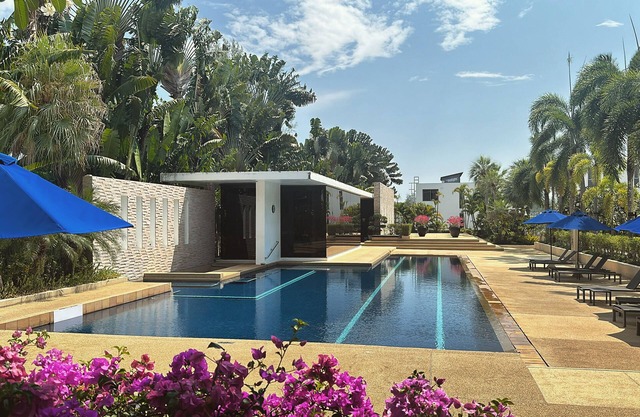 5 minutes from beach… stylish, quiet, well equipped 2BR apt with bbq terrace