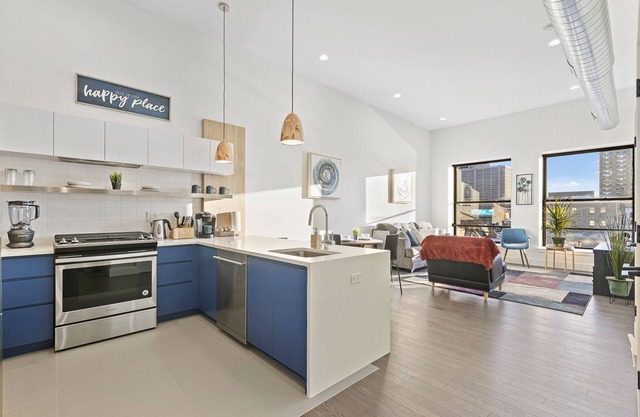 5 Minutes to Prudential Center.Luxury 1BR King*20 min🗽*Parking