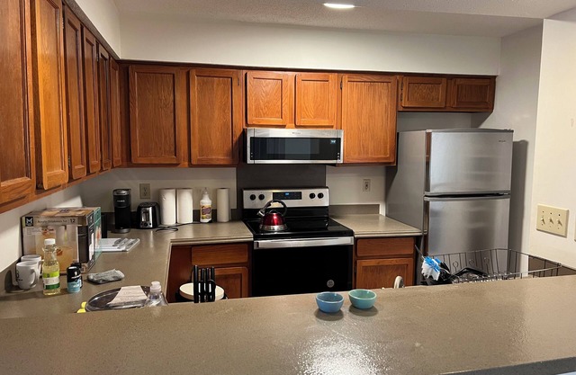5 minutes to the Ballantyne area townhome