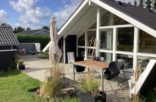 5 person holiday home in Fårvang-By Traum