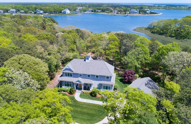 5 Star Custom Waterfront Rarely Available. Don't Wait To Book Your Dream Trip!