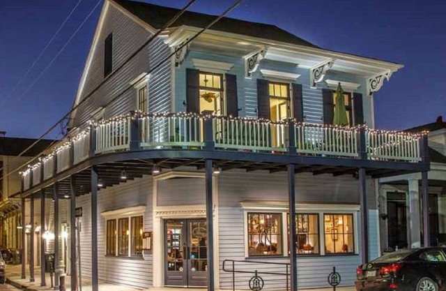 ★5 Star Home w/Private Balcony only 5 min to French Qtr!