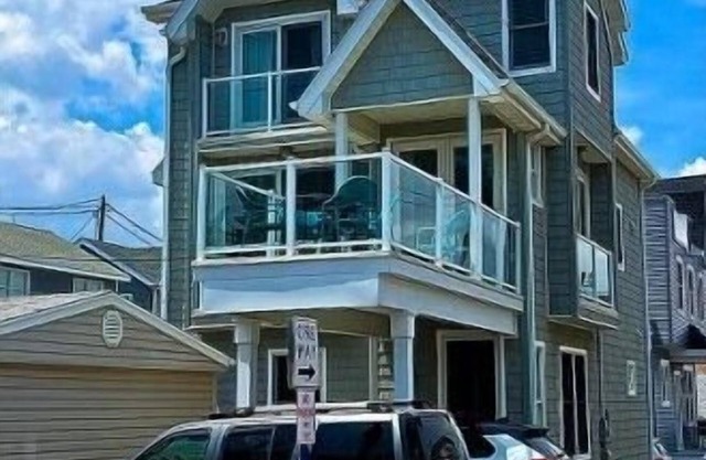 5 STAR LUXURY HOME, 1 HOUSE FROM BEACH, OCEAN VIEW, 4 BEDROOMS, 2 FAMILY ROOMS