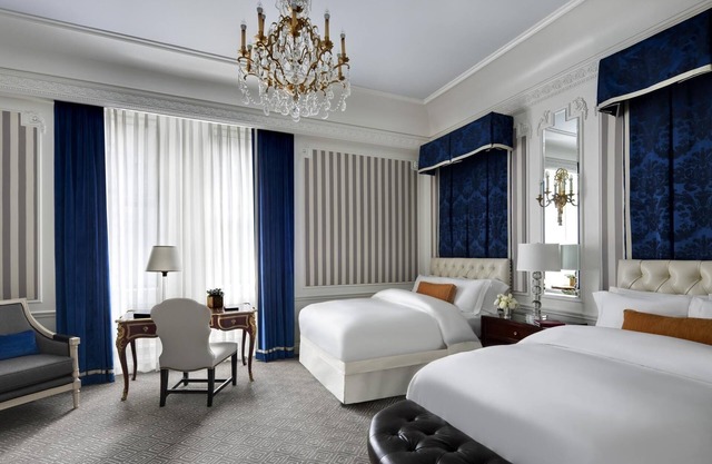 5 Star Midtown suite sleeps 4. 1b/2 full bath ultra deluxe incl dining, fitness