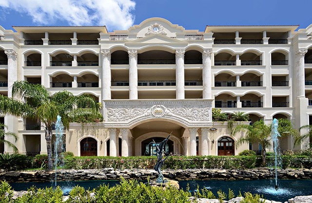 5 STAR RESORT OCEANFRONT PARADISE PENTHOUSE