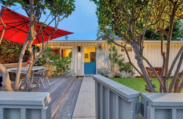 5 Star Reviews! La Jolla Shores' Immaculate Mid-Century Cottage, Steps to Beach!