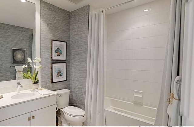 5 Star Waterfront Condo