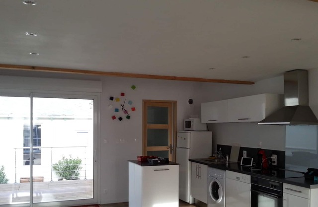 50 m from the beach and 5 minutes from the market house for 4 people