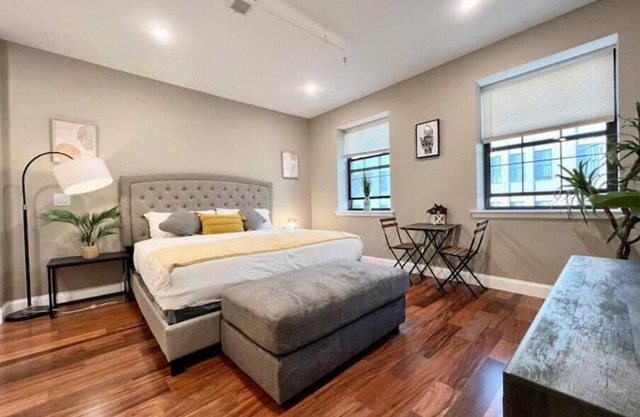 508 Urban Lifestyle king bed APT in Center city