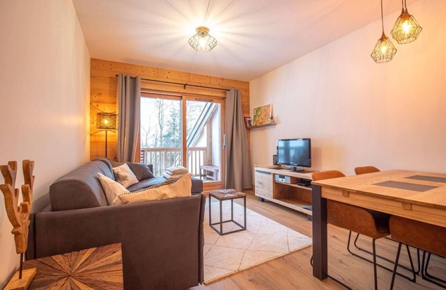 50m from ski slopes, 3rd floor, view mountain, balcony, tv, 52m², Valmorel