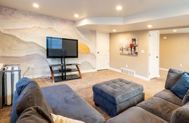 5BD Home Mountain Views and Jacuzzi Tub