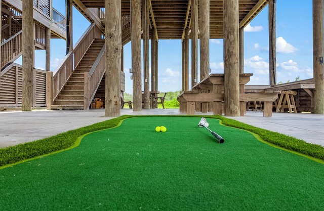 5BR Beachfront | Ocean Views, Loft, Bar & Pet-Friendly