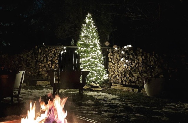 5br minutes to Lambeau w/WiFi, Grill & Firepit - Walk to stores & restaurants