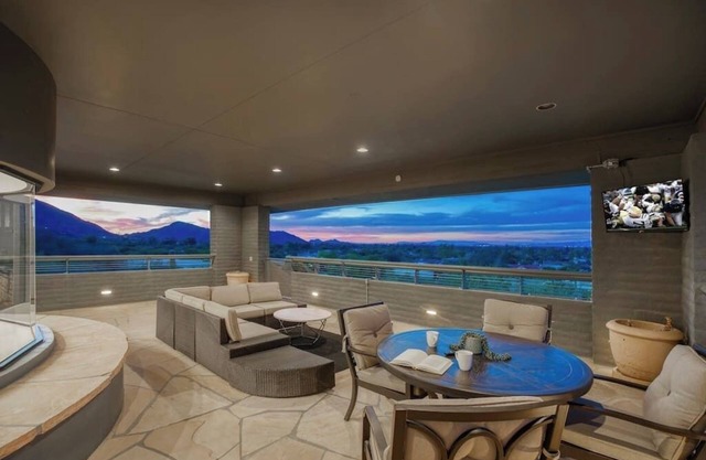 5BR-Paradise Valley City Views
