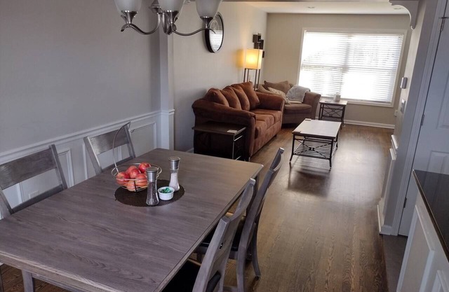 ★ 5min To Kellogg Park ★ Plymouth ★ Parking ★W/D 8