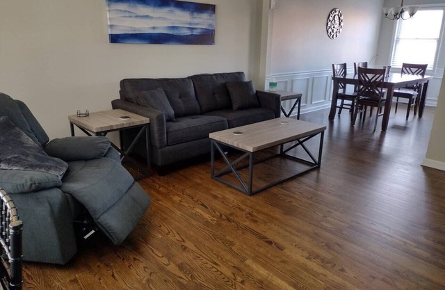 ★ 5min To Kellogg Park ★ Plymouth ★ Parking ★W/D
