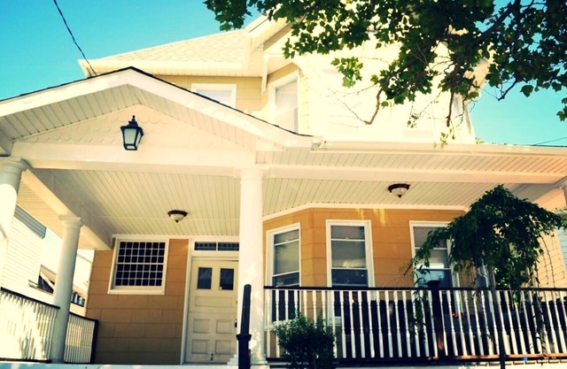 5min Walk to Asbury Park Beach! 4BR 2BA with Parking!