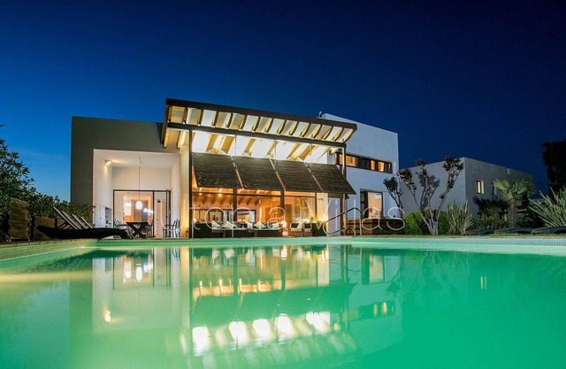 6+1 bedrooms villa up to 16 people 5mn from Sitges, Barcelona