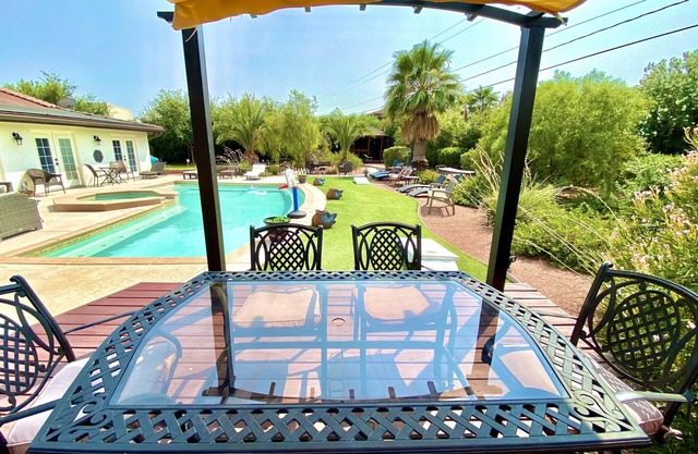 ⭐️⭐️⭐️⭐️⭐️ 6.5 BDRM Close to STRIP! Private Gated Family Fun Villa PROMO PRICING