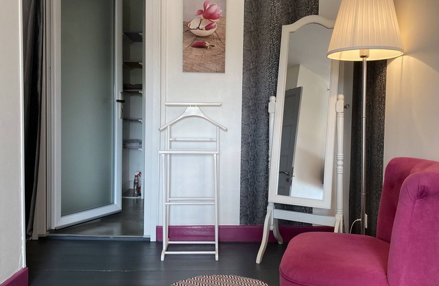 6/8 person house in Burgundy ideal for families
