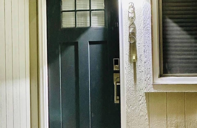 6-Bedroom/3-Bath/Sleeps16/Pet OK