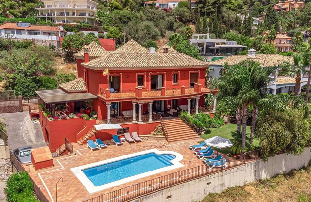 6 bedroom awesome home in Marbella
