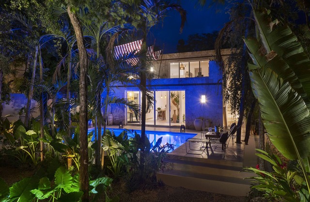 6 BR VILLA WITH 3 JACUZZI AND POOL