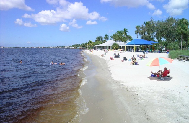 6 months renal discount. Sunshine, Quiet, Pristine, Romantic 1/1 Condo