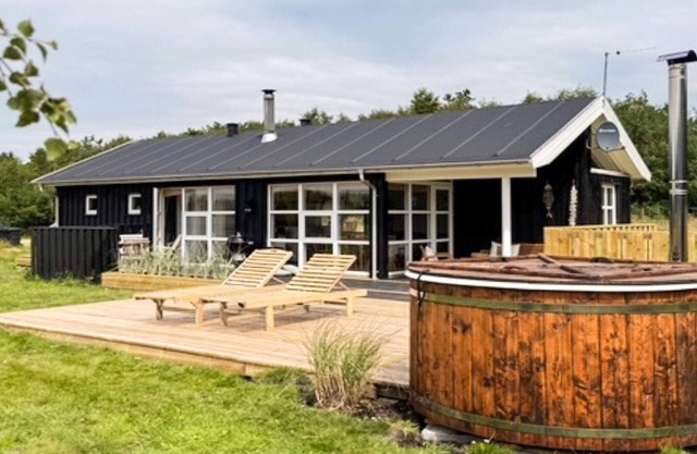6 person holiday home in Øster Assels-By Traum